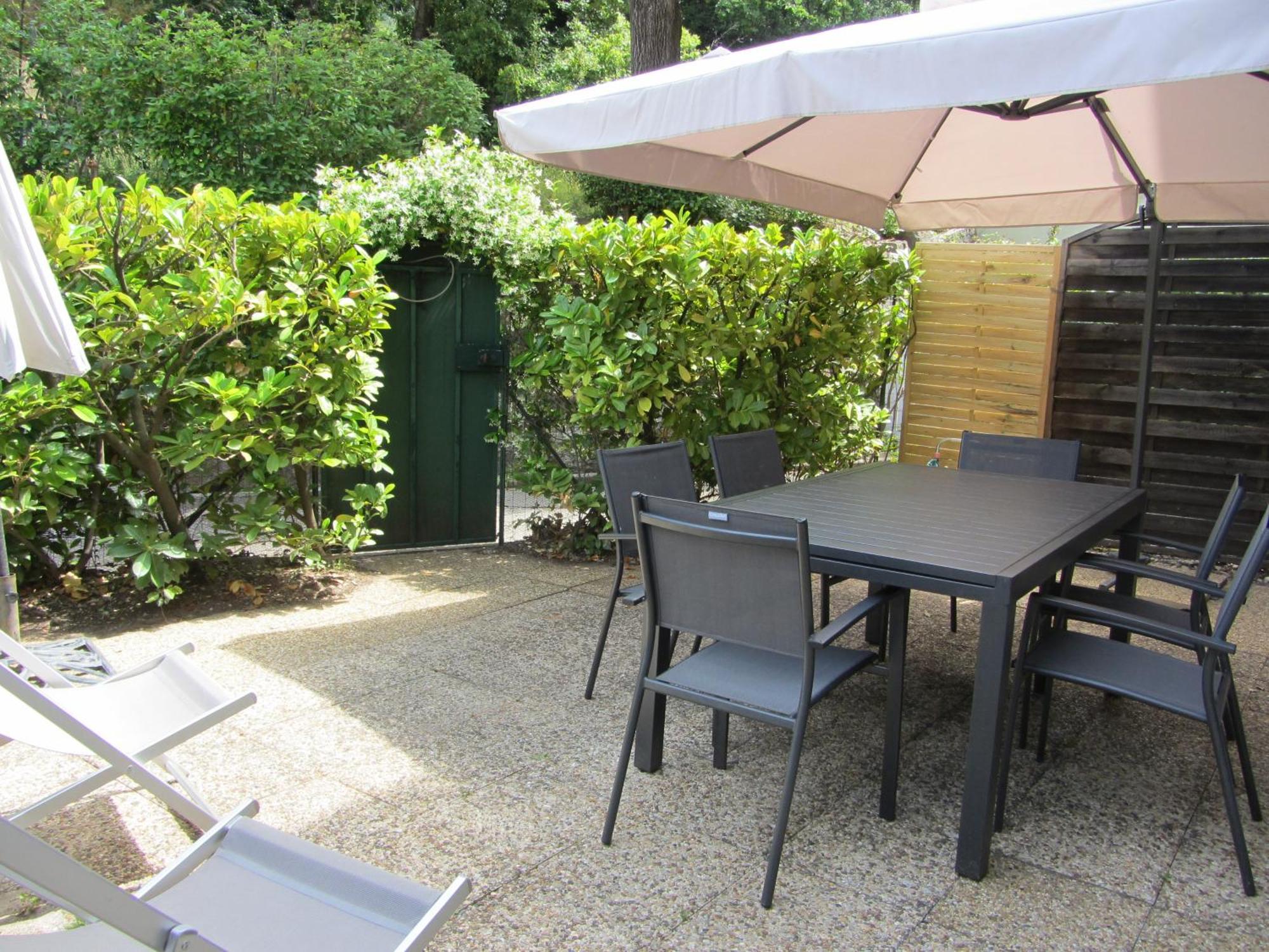 Appartement Les Cigales Rez De Jardin A 10Mn Des Plus Belles Plages Hyères Extérieur photo